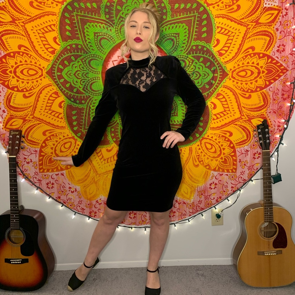 Vintage 1980’s black velvet dress - Picture 5 of 8